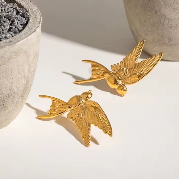 Swallow Peace Bird 18k Gold Stainless Steel Ring, Earrings, Necklace Set - Picture 14 of 17